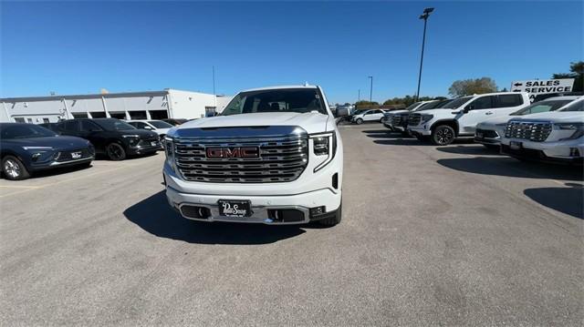 new 2025 GMC Sierra 1500 car, priced at $68,028