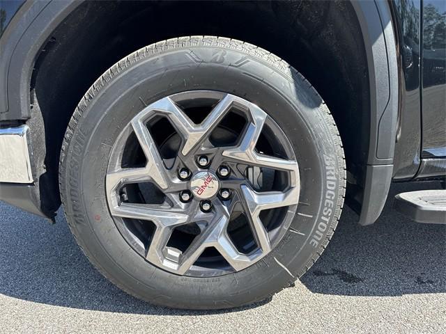 new 2025 GMC Sierra 1500 car, priced at $55,236