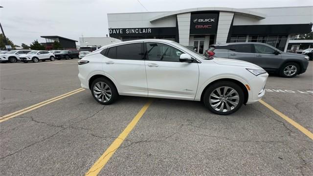 new 2025 Buick Envista car, priced at $30,035