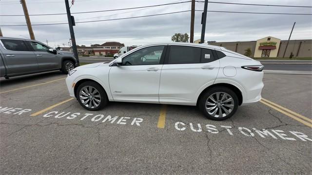 new 2025 Buick Envista car, priced at $30,035