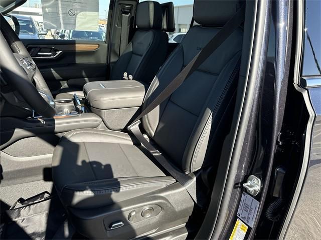 new 2025 GMC Yukon car, priced at $88,945