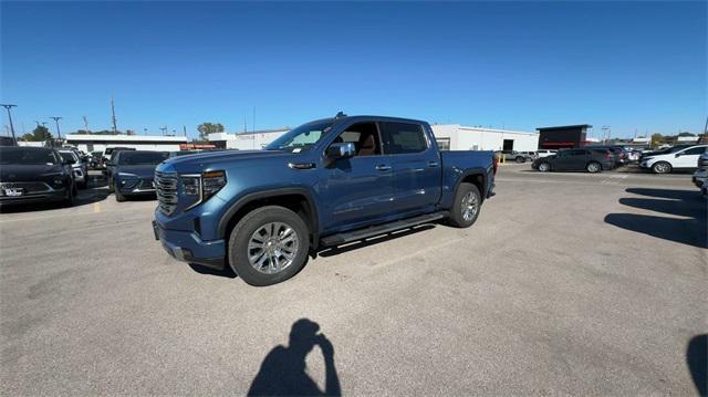 new 2025 GMC Sierra 1500 car, priced at $68,297