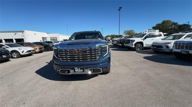 new 2025 GMC Sierra 1500 car, priced at $65,262