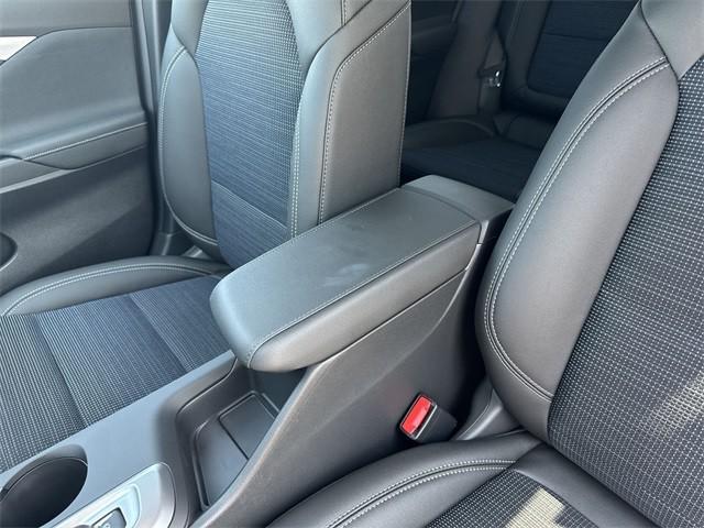 new 2025 Buick Envista car, priced at $25,694