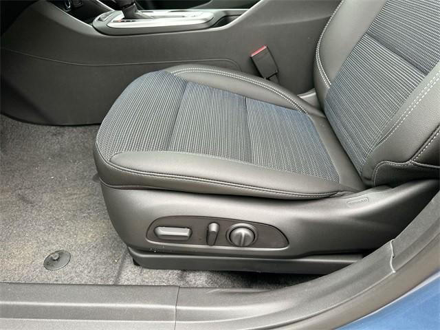 new 2025 Buick Envista car, priced at $26,777