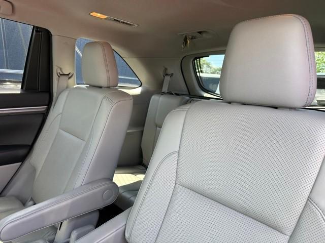 used 2018 Toyota Highlander car, priced at $25,112