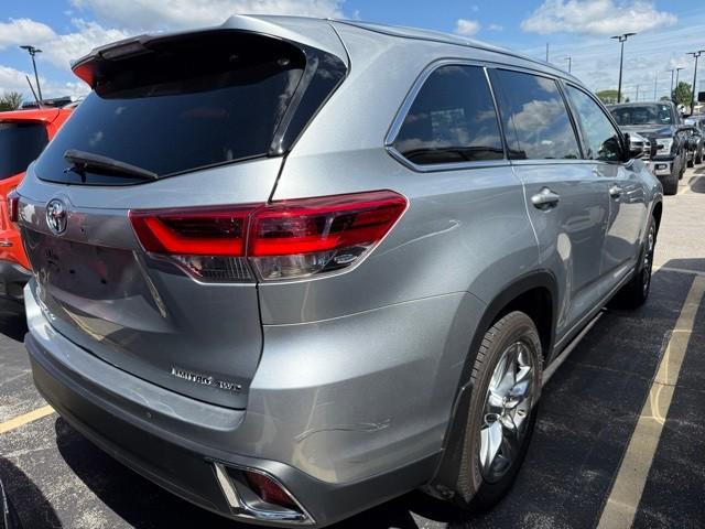 used 2018 Toyota Highlander car, priced at $25,112