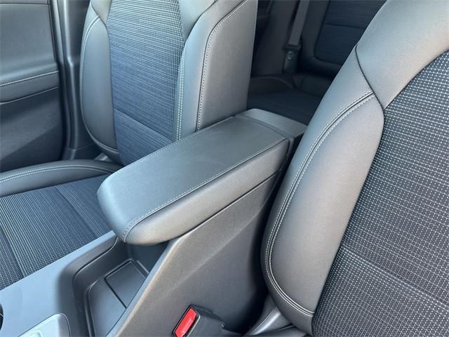 new 2025 Buick Envista car, priced at $25,694