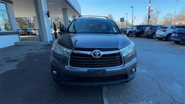 used 2016 Toyota Highlander car, priced at $21,118