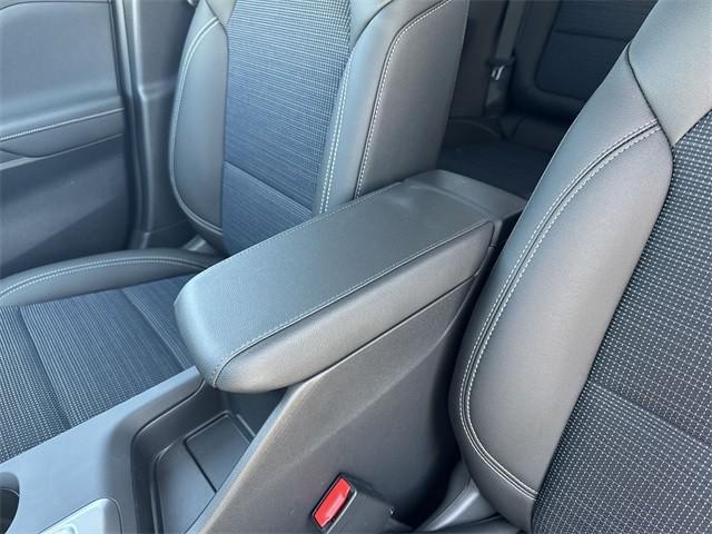 new 2025 Buick Envista car, priced at $24,338
