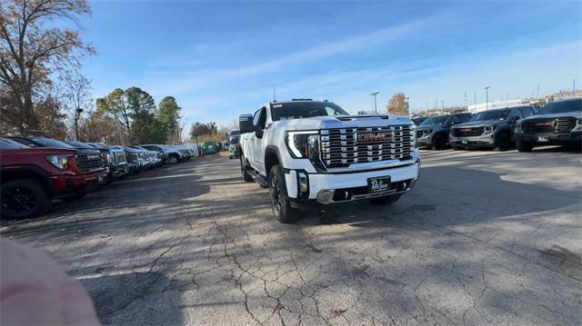 new 2025 GMC Sierra 3500 car, priced at $80,427