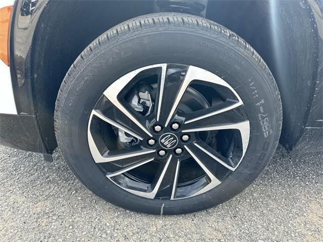 new 2025 Buick Enclave car, priced at $51,185