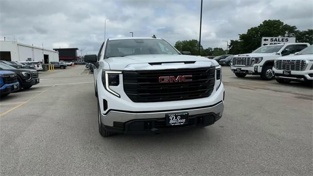 new 2025 GMC Sierra 1500 car, priced at $40,447