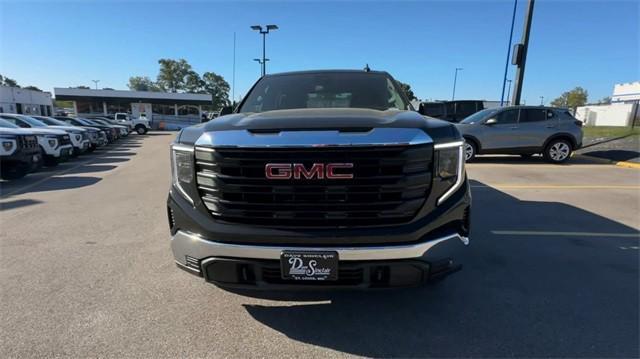 new 2025 GMC Sierra 1500 car, priced at $39,557