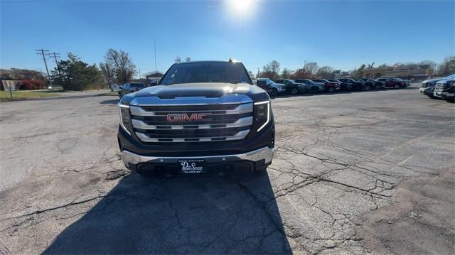 new 2025 GMC Sierra 1500 car, priced at $51,221