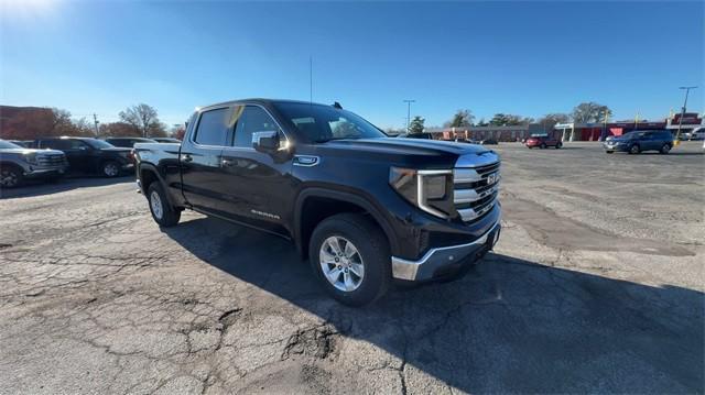 new 2025 GMC Sierra 1500 car, priced at $51,221