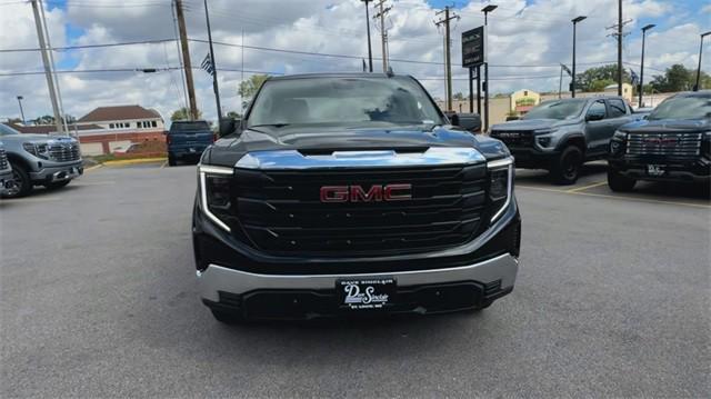 new 2025 GMC Sierra 1500 car, priced at $39,557