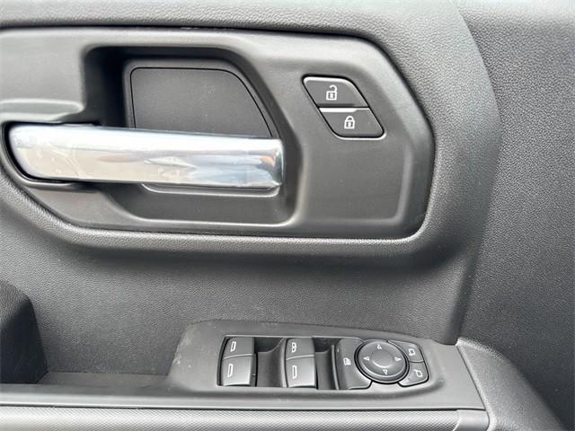 new 2025 GMC Sierra 1500 car, priced at $40,447