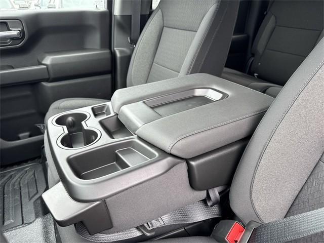 new 2025 GMC Sierra 1500 car, priced at $40,447