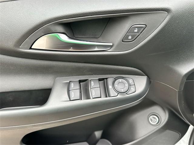 new 2025 Buick Envista car, priced at $26,327