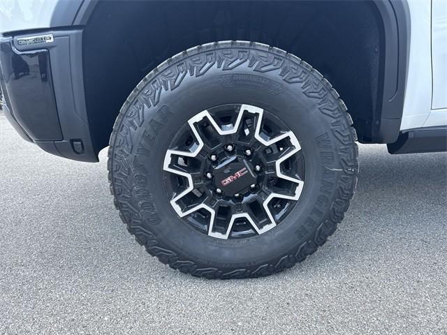 new 2025 GMC Sierra 2500 car, priced at $89,616