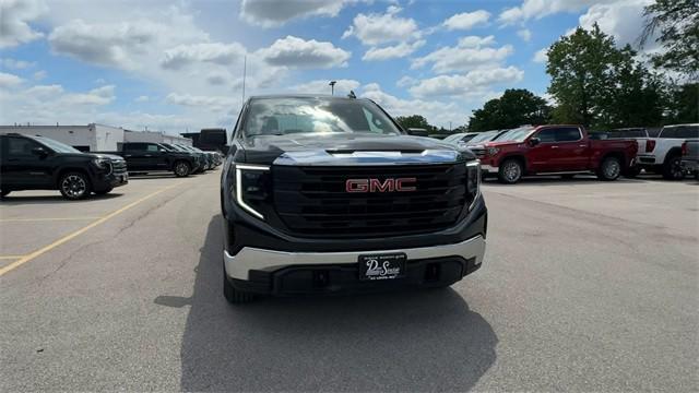 new 2025 GMC Sierra 1500 car, priced at $40,946