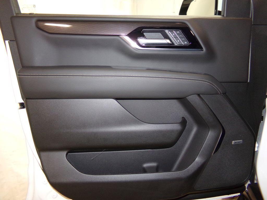 new 2025 GMC Yukon XL car, priced at $78,285