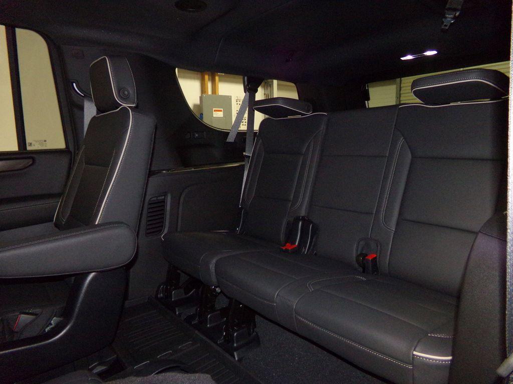 new 2025 GMC Yukon XL car, priced at $78,285