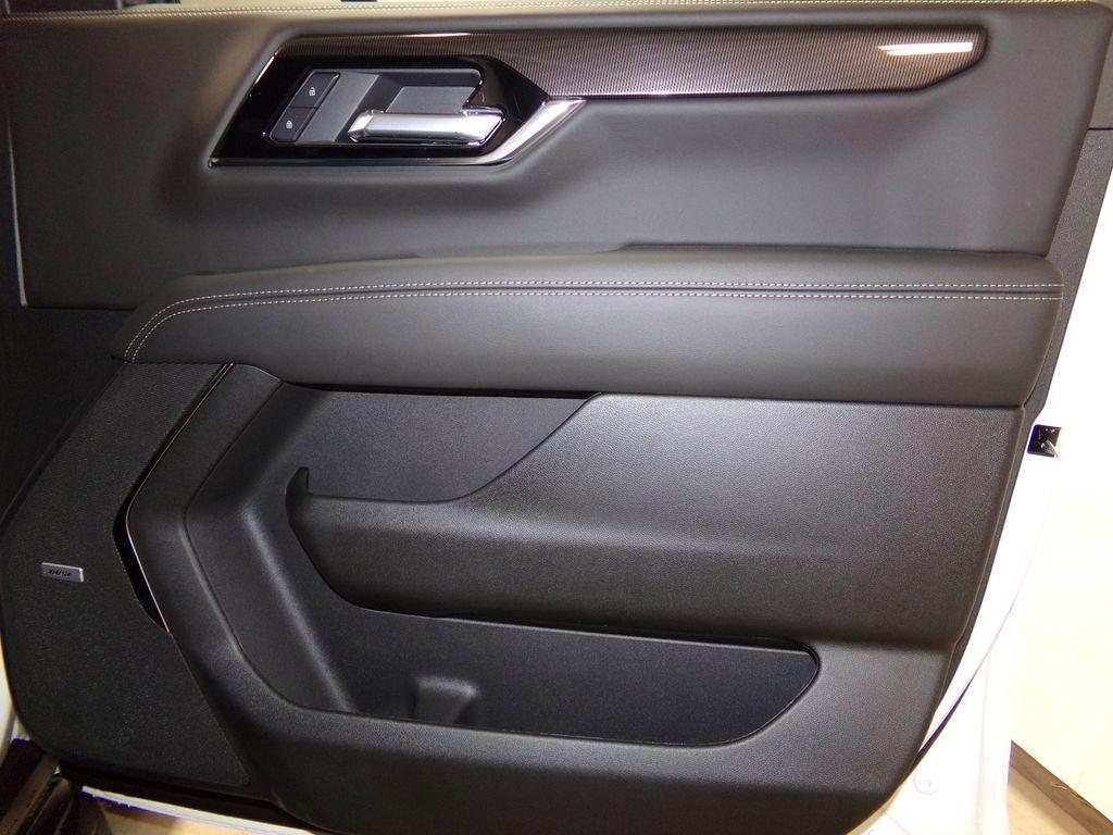 new 2025 GMC Yukon XL car, priced at $78,285