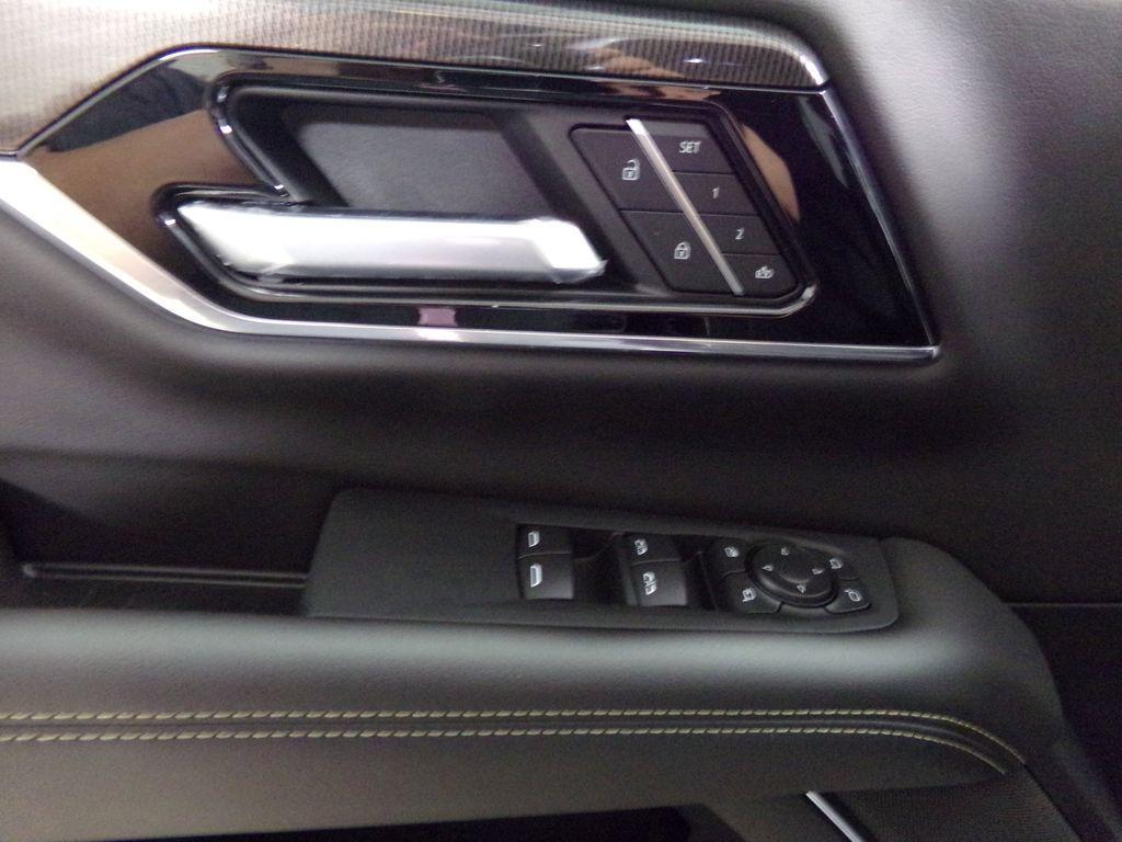 new 2025 GMC Yukon XL car, priced at $78,285