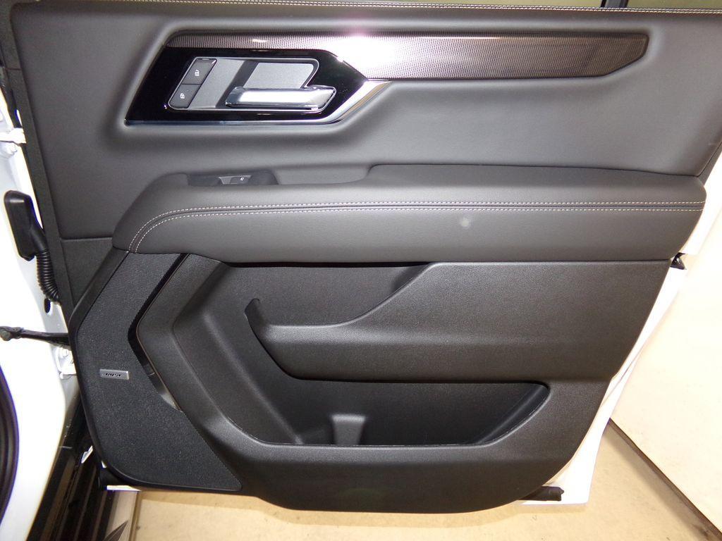 new 2025 GMC Yukon XL car, priced at $78,285