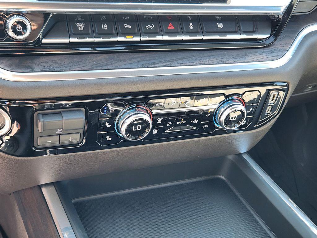new 2025 GMC Sierra 3500 car, priced at $89,275