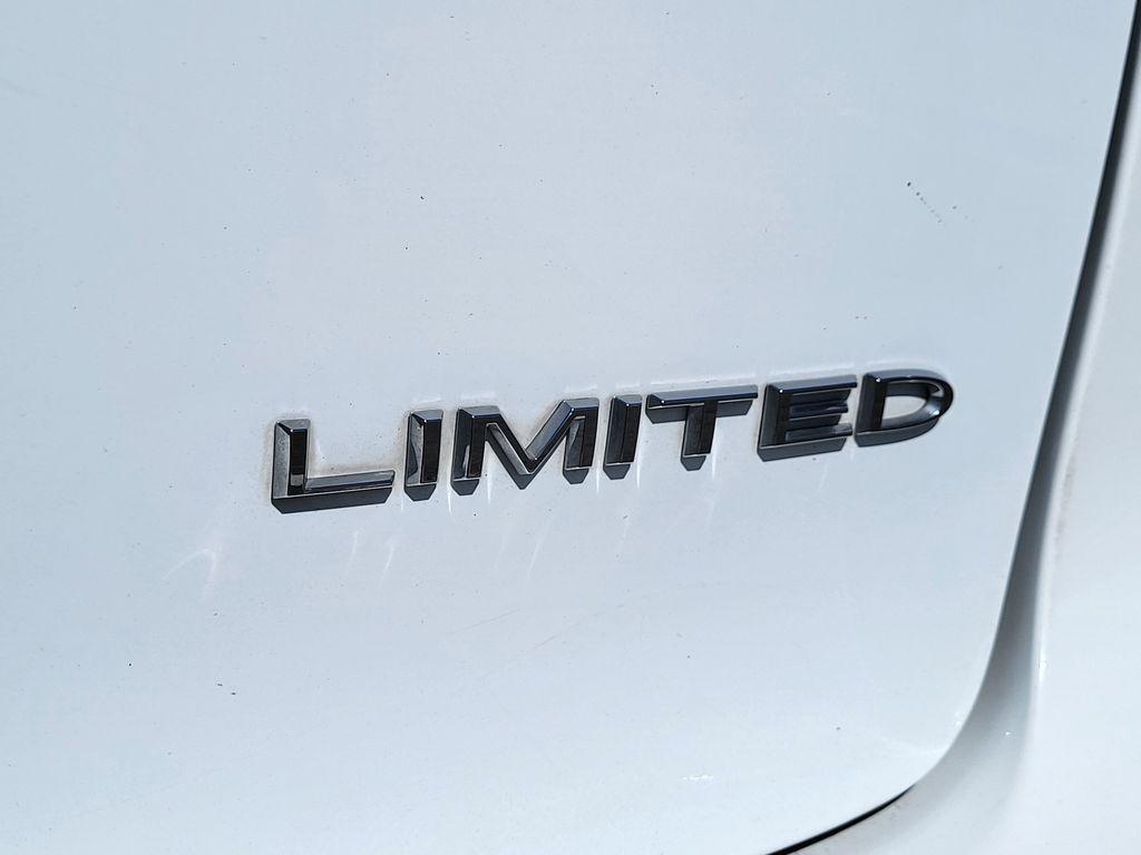 used 2023 Chrysler Pacifica car, priced at $28,995