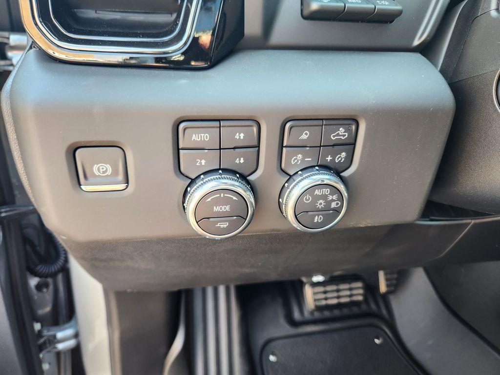new 2025 GMC Sierra 1500 car, priced at $73,170