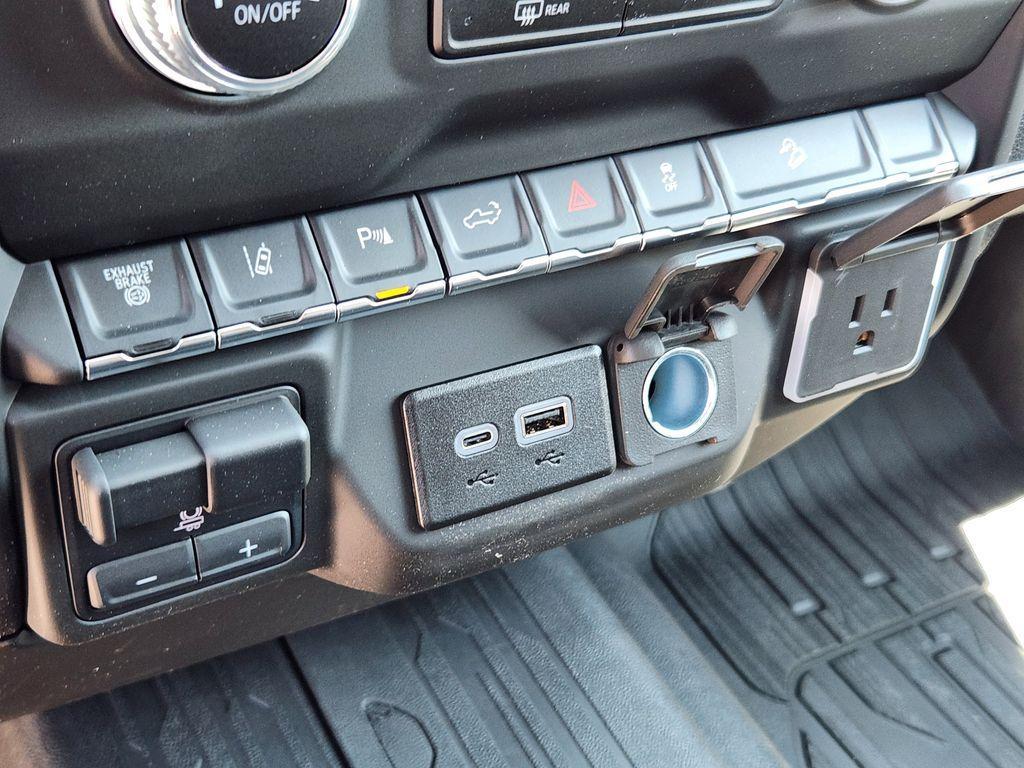 new 2025 GMC Sierra 3500 car, priced at $71,675