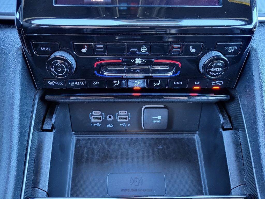 used 2024 Jeep Grand Cherokee L car, priced at $35,995