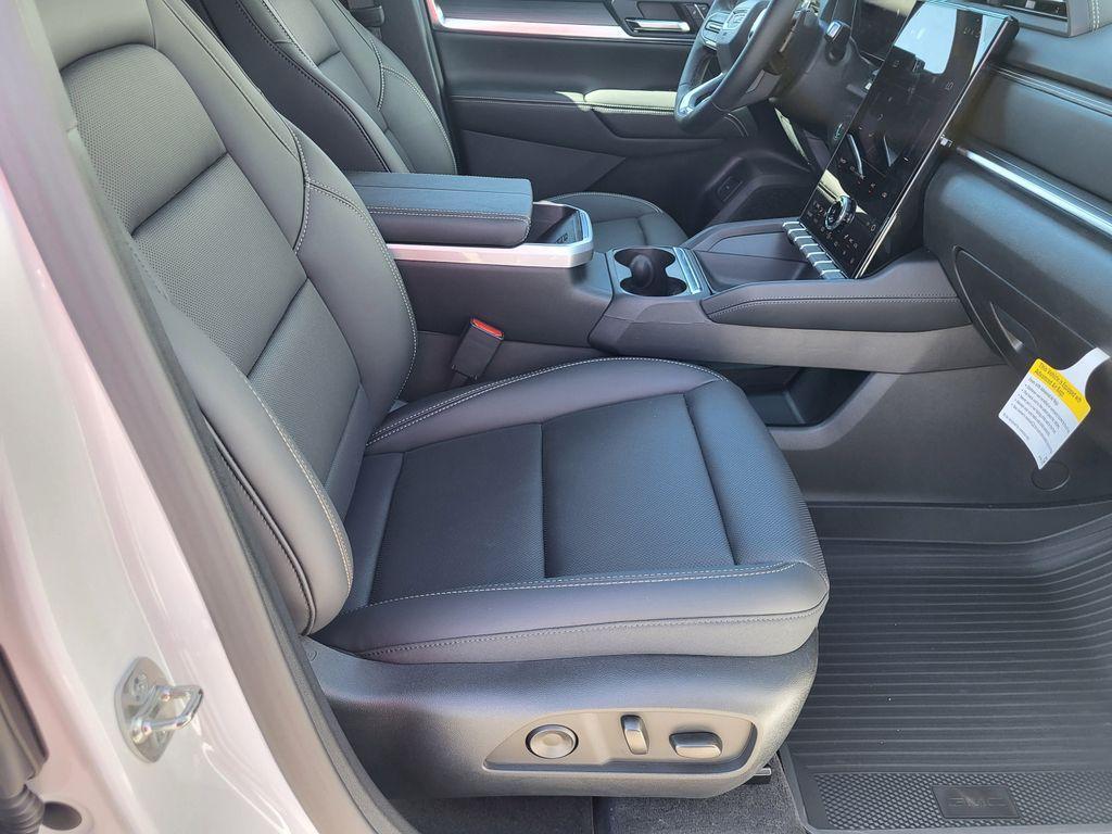 new 2025 GMC Terrain car, priced at $39,960