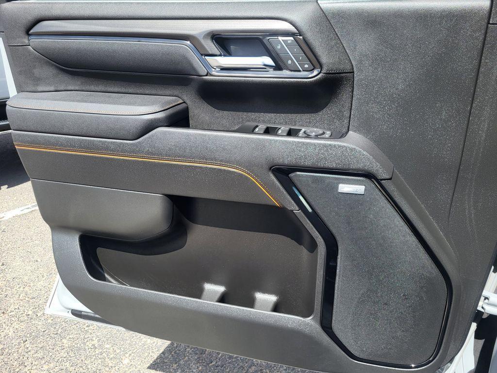new 2025 GMC Sierra 2500 car, priced at $80,880