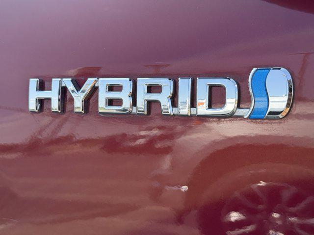 used 2020 Toyota Highlander Hybrid car, priced at $32,000