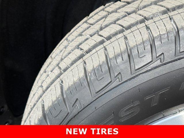 used 2020 Toyota Highlander Hybrid car, priced at $32,000