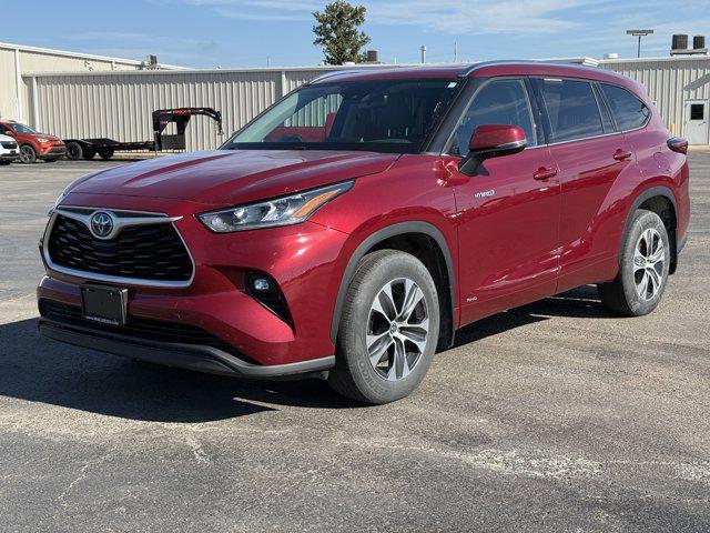 used 2020 Toyota Highlander Hybrid car, priced at $35,000