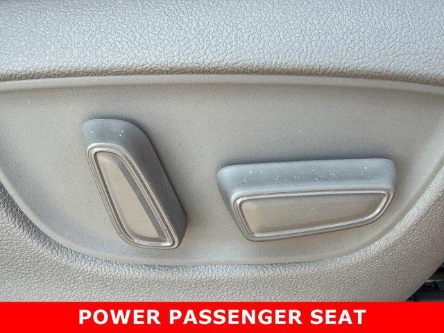 used 2020 Toyota Highlander Hybrid car, priced at $32,000