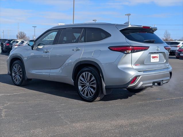 used 2021 Toyota Highlander car, priced at $40,000