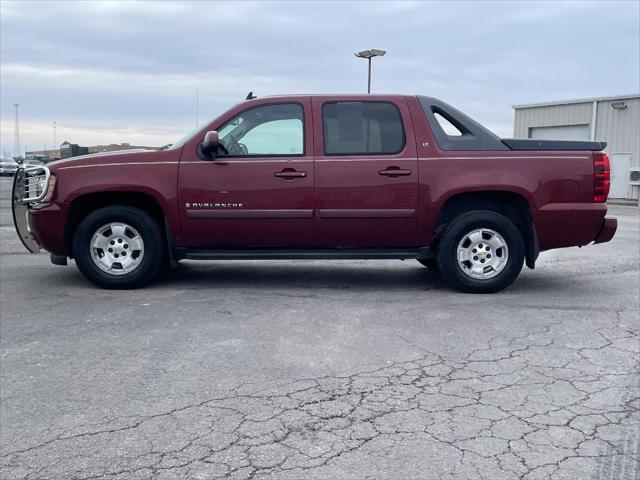 used 2008 Chevrolet Avalanche car, priced at $15,000