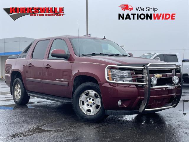 used 2008 Chevrolet Avalanche car, priced at $15,000