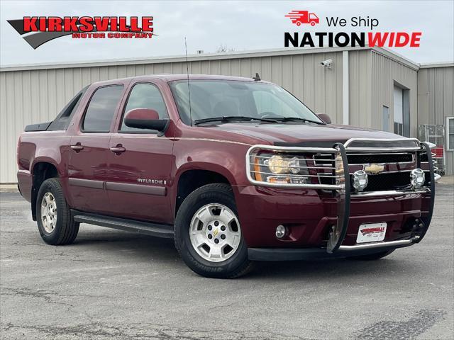 used 2008 Chevrolet Avalanche car, priced at $15,000