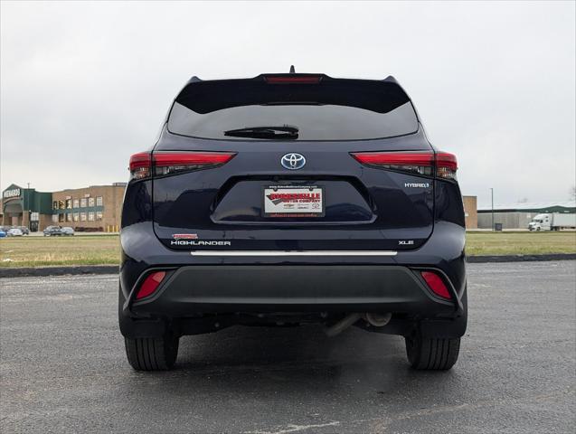 used 2020 Toyota Highlander Hybrid car, priced at $34,000