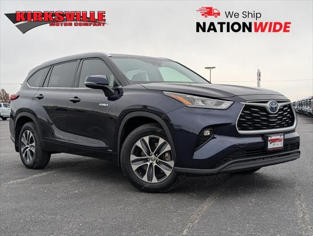 used 2020 Toyota Highlander Hybrid car, priced at $34,000