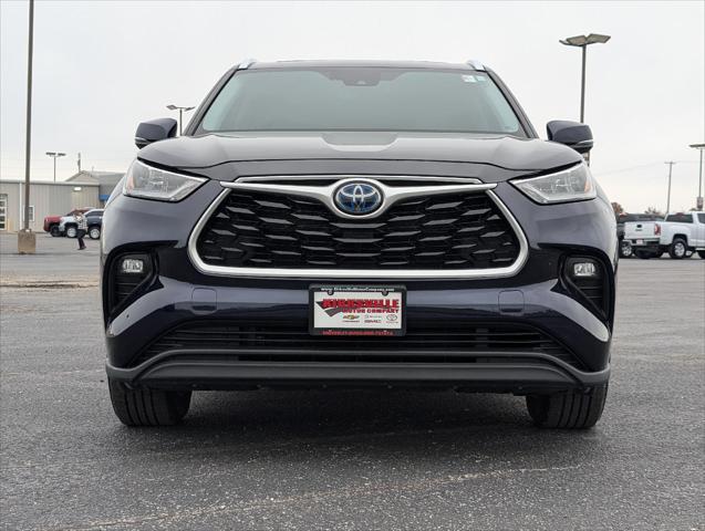 used 2020 Toyota Highlander Hybrid car, priced at $34,000