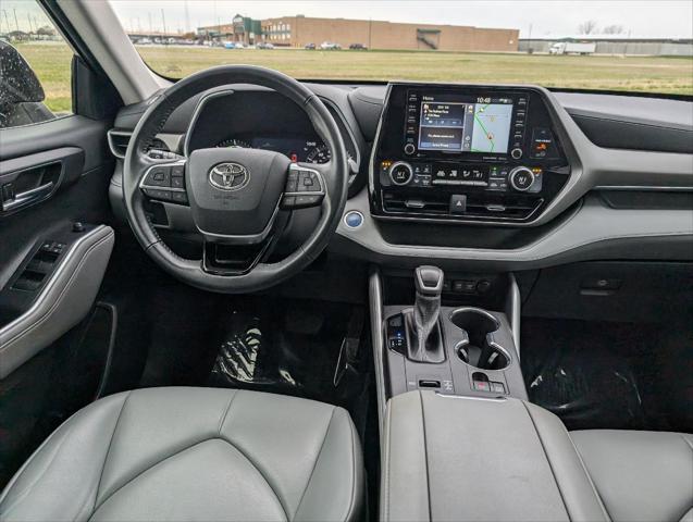 used 2020 Toyota Highlander Hybrid car, priced at $34,000